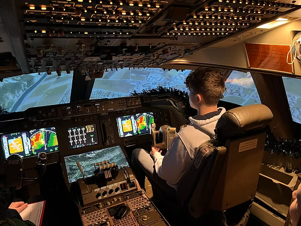 The Deck 747 Special Offers – 45 Minute Boeing 747 Simulator Experiences